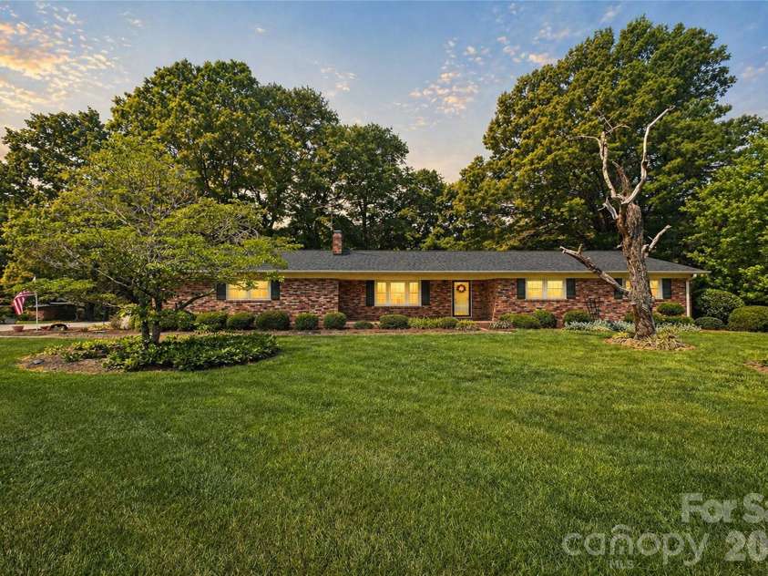 270 Lewis Ferry Road, Statesville, NC 28677.  MLS# CAR4374808, YatesRealty ID 20033. 