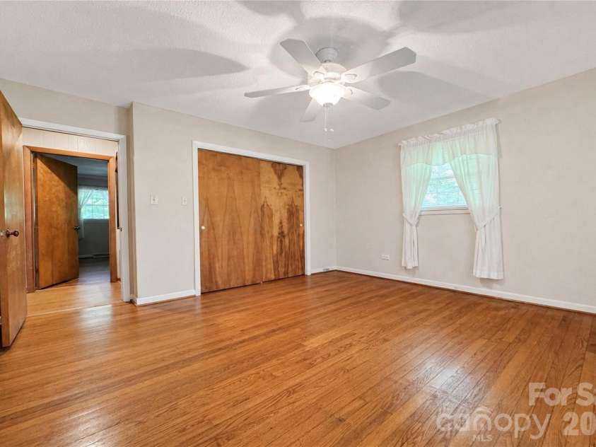 270 Lewis Ferry Road, Statesville, NC 28677.  MLS# CAR4374808, YatesRealty ID 20033. 
