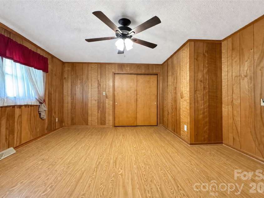270 Lewis Ferry Road, Statesville, NC 28677.  MLS# CAR4374808, YatesRealty ID 20033. 