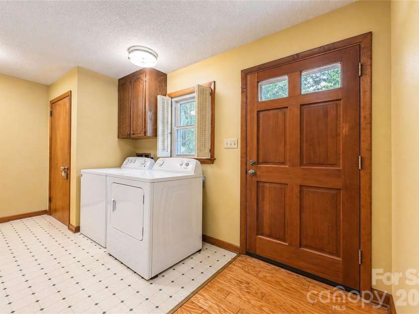 270 Lewis Ferry Road, Statesville, NC 28677.  MLS# CAR4374808, YatesRealty ID 20033. 