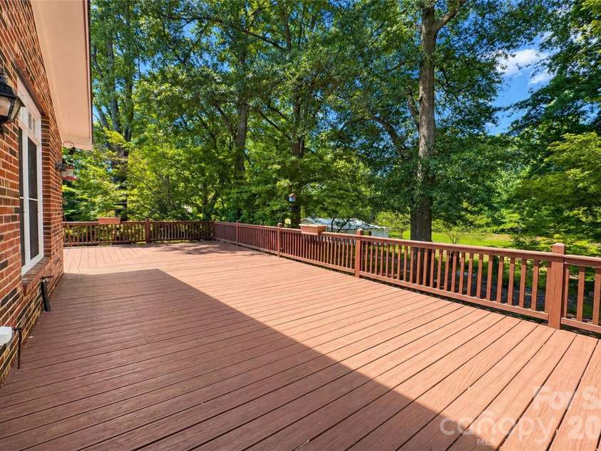 270 Lewis Ferry Road, Statesville, NC 28677.  MLS# CAR4374808, YatesRealty ID 20033. 