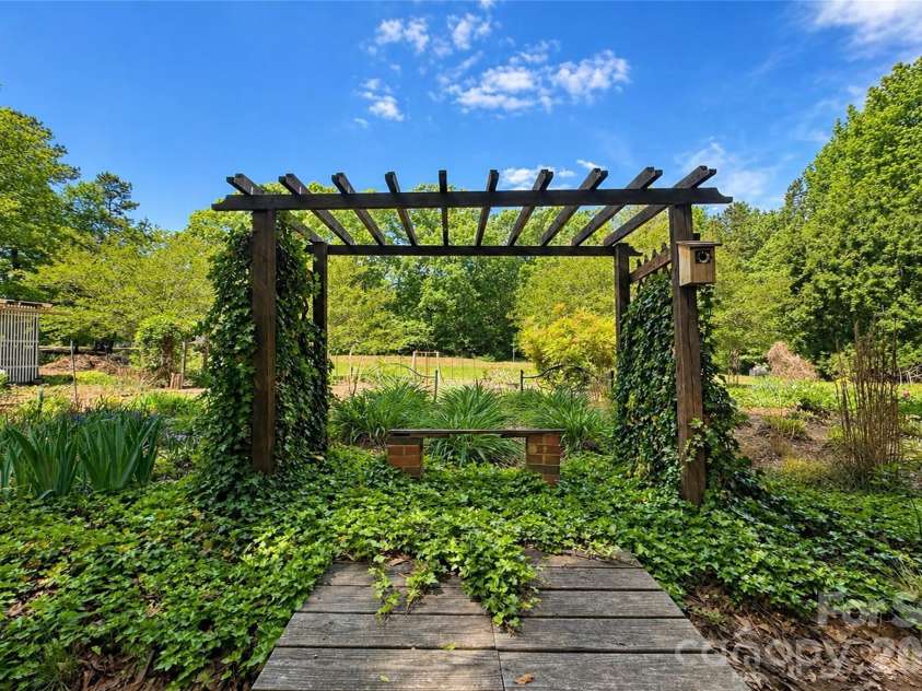 270 Lewis Ferry Road, Statesville, NC 28677.  MLS# CAR4374808, YatesRealty ID 20033. 