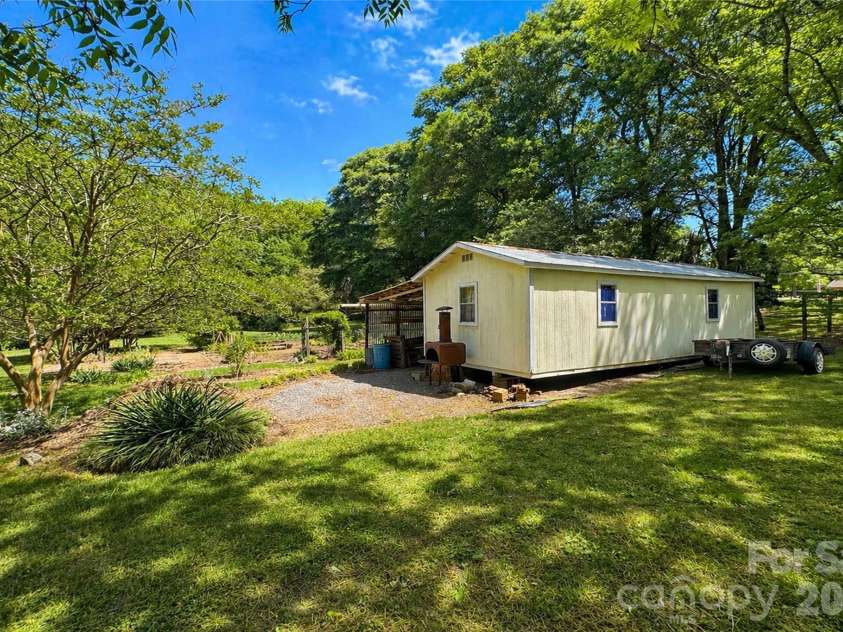 270 Lewis Ferry Road, Statesville, NC 28677.  MLS# CAR4374808, YatesRealty ID 20033. 