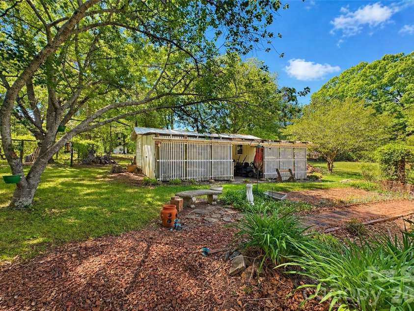 270 Lewis Ferry Road, Statesville, NC 28677.  MLS# CAR4374808, YatesRealty ID 20033. 