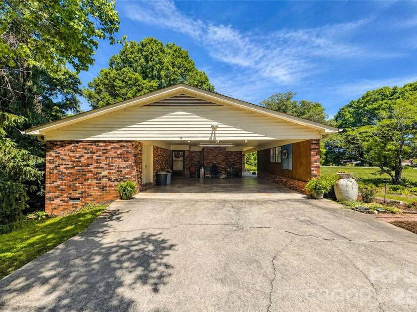 270 Lewis Ferry Road, Statesville, NC 28677.  MLS# CAR4374808, YatesRealty ID 20033. 