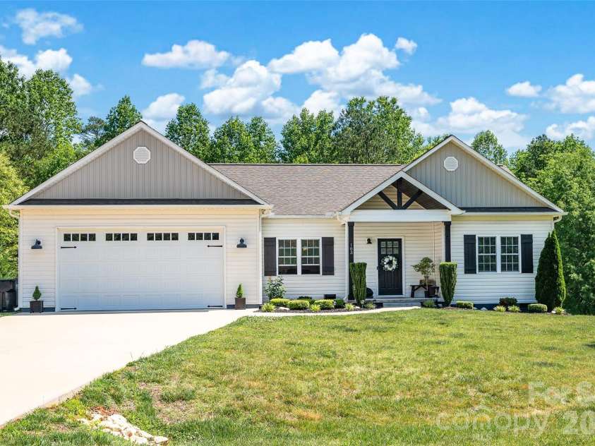 183 Falling Creek Drive, Statesville, NC 28625.  MLS# CAR4375812, YatesRealty ID 20034. 