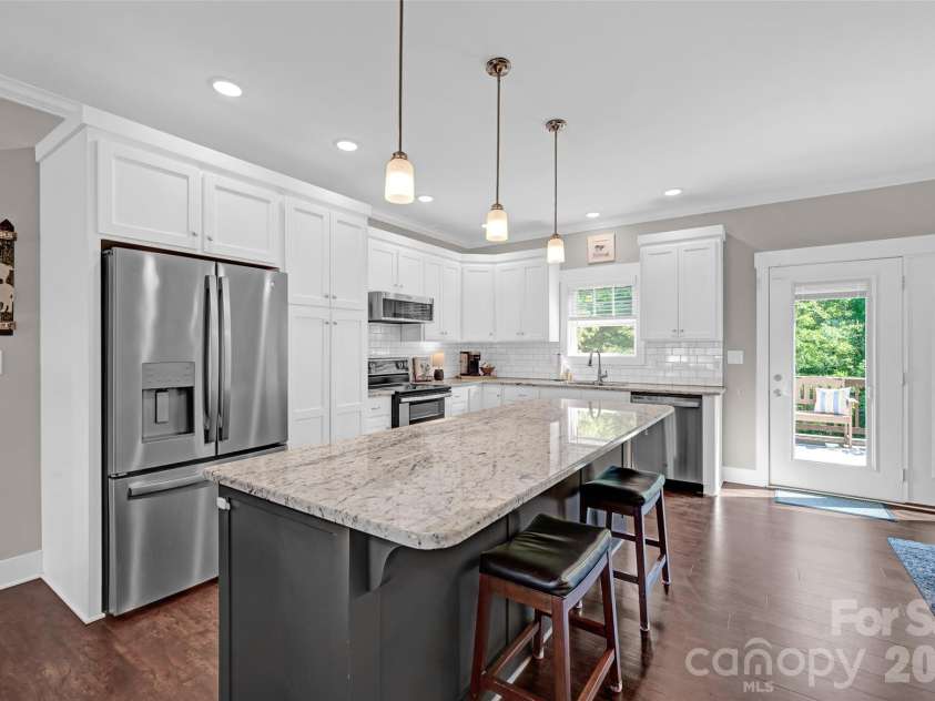 183 Falling Creek Drive, Statesville, NC 28625.  MLS# CAR4375812, YatesRealty ID 20034. 