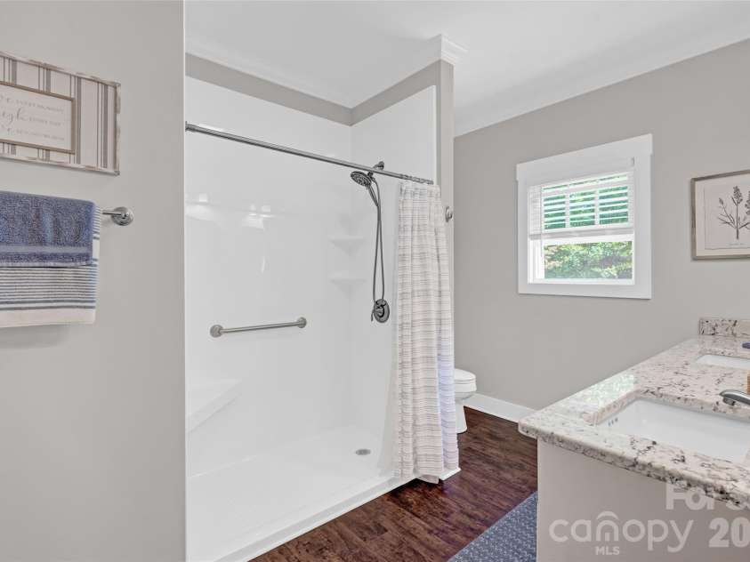 183 Falling Creek Drive, Statesville, NC 28625.  MLS# CAR4375812, YatesRealty ID 20034. 