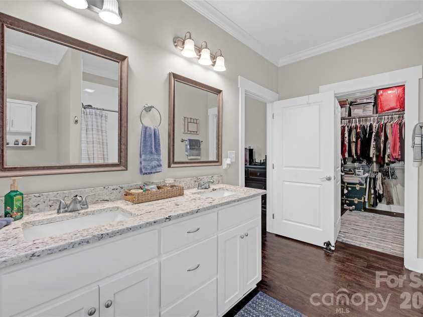 183 Falling Creek Drive, Statesville, NC 28625.  MLS# CAR4375812, YatesRealty ID 20034. 