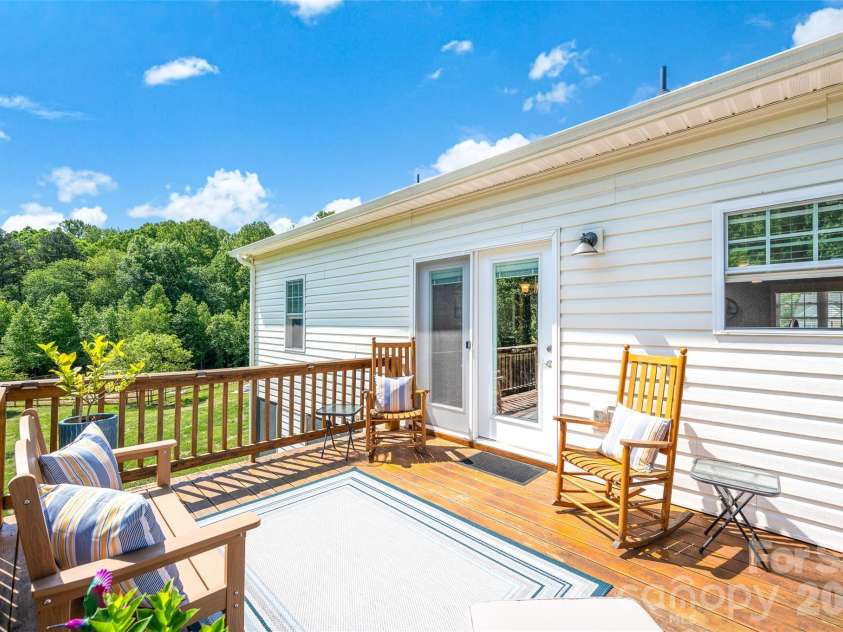 183 Falling Creek Drive, Statesville, NC 28625.  MLS# CAR4375812, YatesRealty ID 20034. 