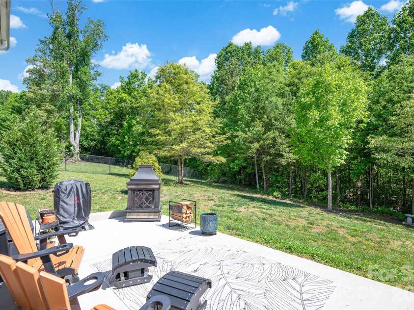 183 Falling Creek Drive, Statesville, NC 28625.  MLS# CAR4375812, YatesRealty ID 20034. 