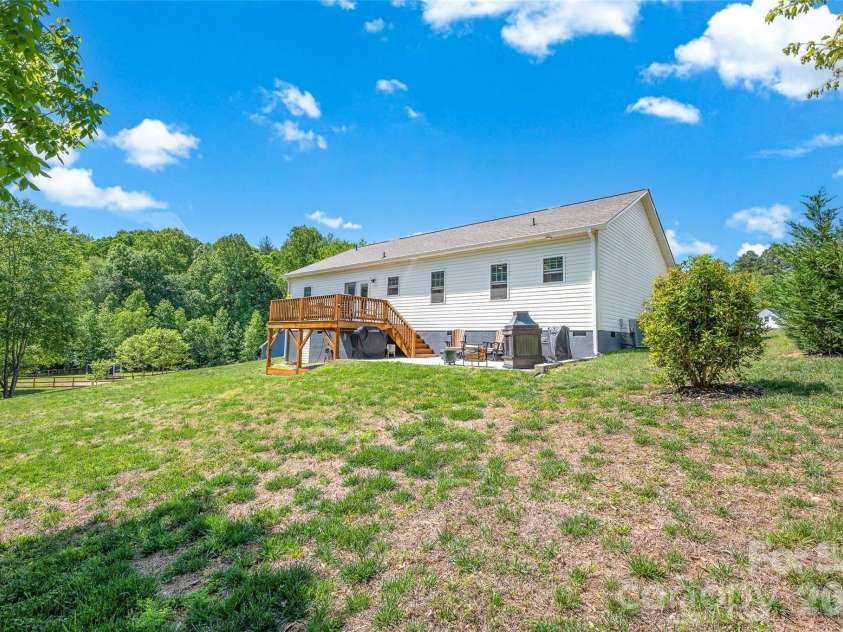 183 Falling Creek Drive, Statesville, NC 28625.  MLS# CAR4375812, YatesRealty ID 20034. 