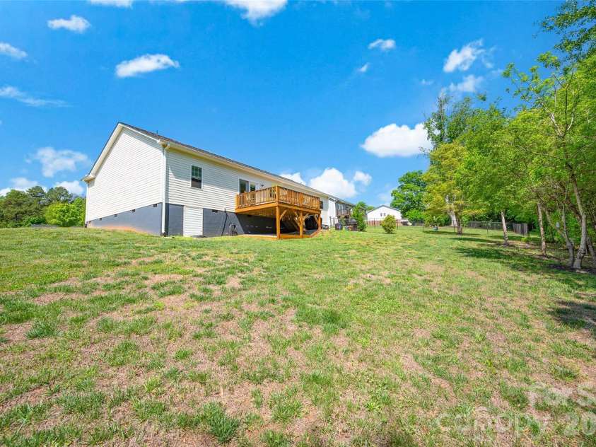 183 Falling Creek Drive, Statesville, NC 28625.  MLS# CAR4375812, YatesRealty ID 20034. 