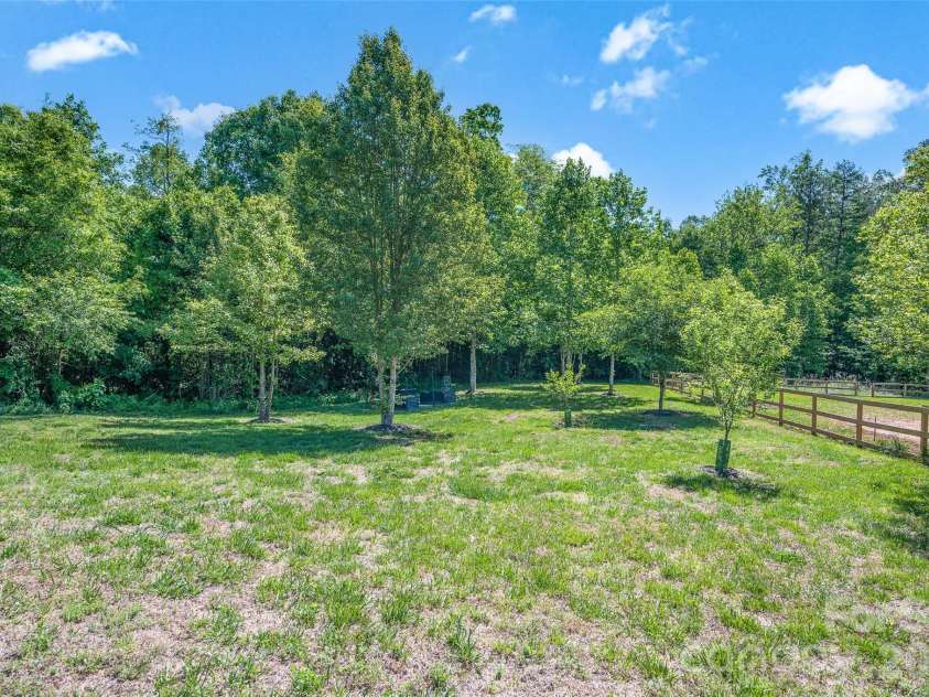 183 Falling Creek Drive, Statesville, NC 28625.  MLS# CAR4375812, YatesRealty ID 20034. 