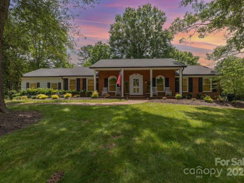 441 Crestside Drive, Concord, NC 28025.  MLS# CAR4269264, YatesRealty ID 20034. 