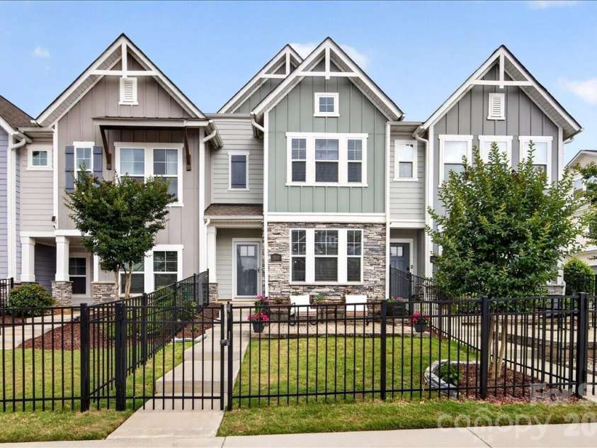 2510 Lydia Avenue, Charlotte, NC 28205.  MLS# CAR4375912, YatesRealty ID 20035. 