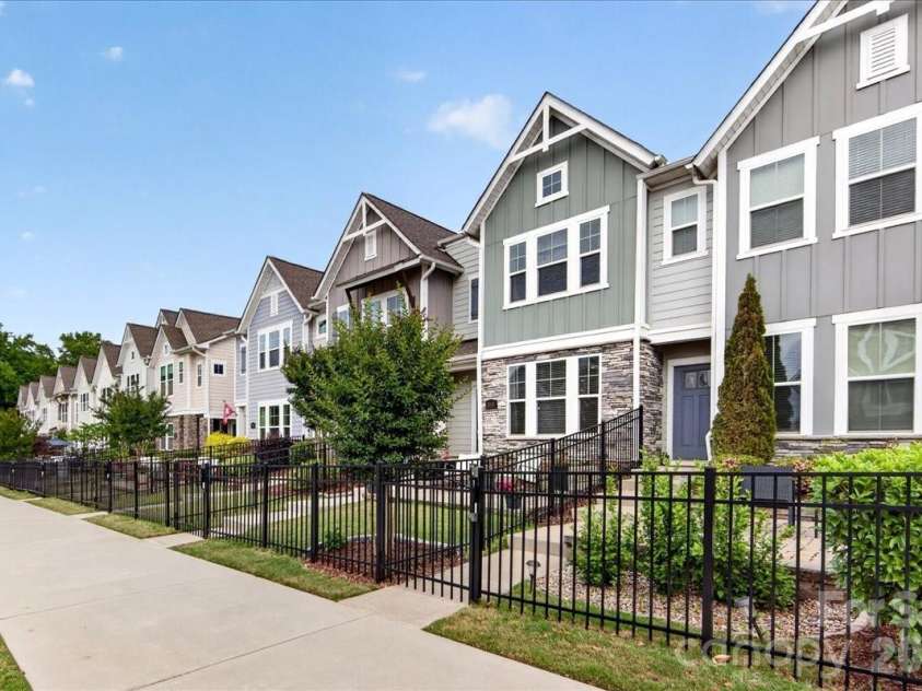 2510 Lydia Avenue, Charlotte, NC 28205.  MLS# CAR4375912, YatesRealty ID 20035. 