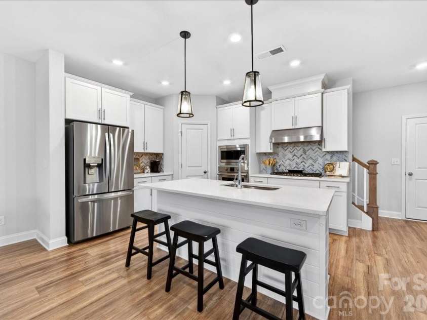 2510 Lydia Avenue, Charlotte, NC 28205.  MLS# CAR4375912, YatesRealty ID 20035. 