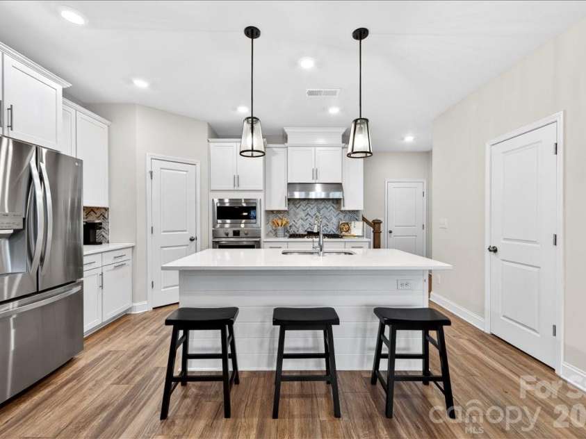 2510 Lydia Avenue, Charlotte, NC 28205.  MLS# CAR4375912, YatesRealty ID 20035. 