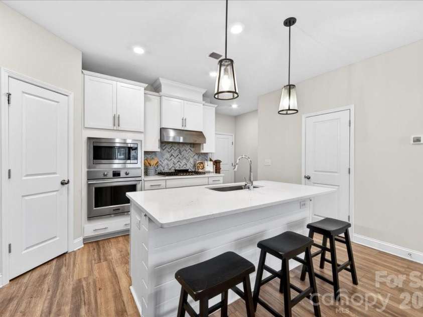 2510 Lydia Avenue, Charlotte, NC 28205.  MLS# CAR4375912, YatesRealty ID 20035. 