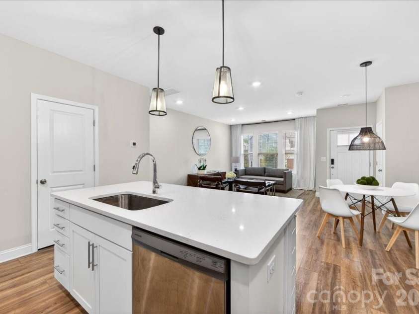 2510 Lydia Avenue, Charlotte, NC 28205.  MLS# CAR4375912, YatesRealty ID 20035. 