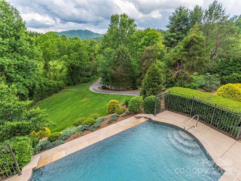 1 Hickory Ridge, Fletcher, NC 28732.  MLS# CAR4270711, YatesRealty ID 20036. 