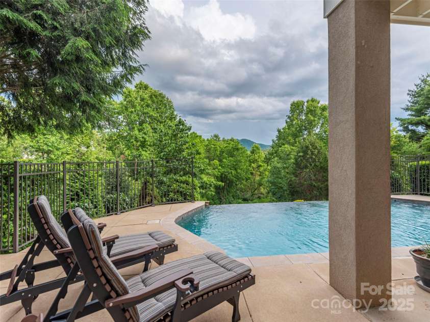 1 Hickory Ridge, Fletcher, NC 28732.  MLS# CAR4270711, YatesRealty ID 20036. 