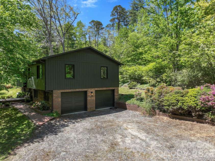 75 High Valley Estates Drive, Alexander, NC 28701.  MLS# CAR4372479, YatesRealty ID 20036. 