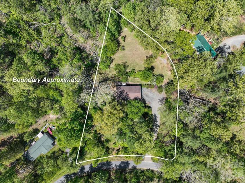 75 High Valley Estates Drive, Alexander, NC 28701.  MLS# CAR4372479, YatesRealty ID 20036. 