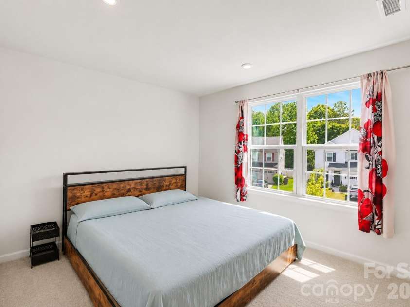 3243 Streamside Drive, Davidson, NC 28036.  MLS# CAR4376065, YatesRealty ID 20037. BEDROOM