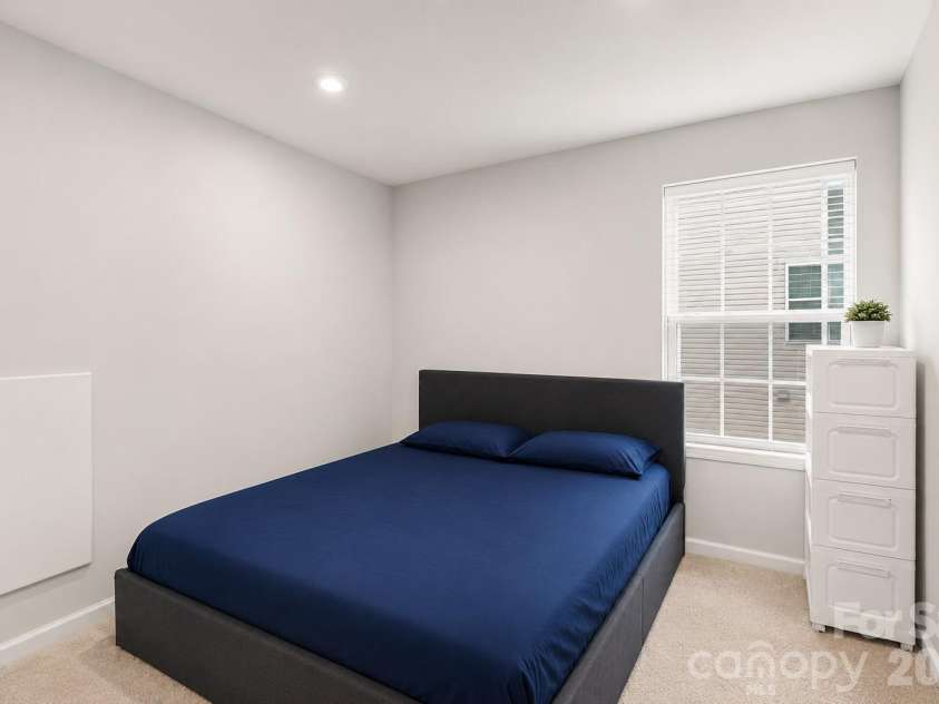 3243 Streamside Drive, Davidson, NC 28036.  MLS# CAR4376065, YatesRealty ID 20037. BEDROOM