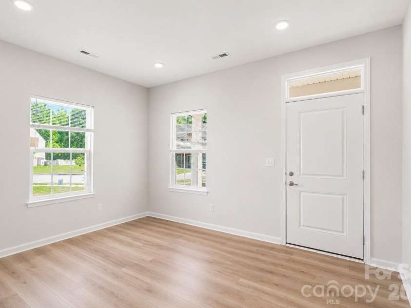 3243 Streamside Drive, Davidson, NC 28036.  MLS# CAR4376065, YatesRealty ID 20037. OFFICE SPACE