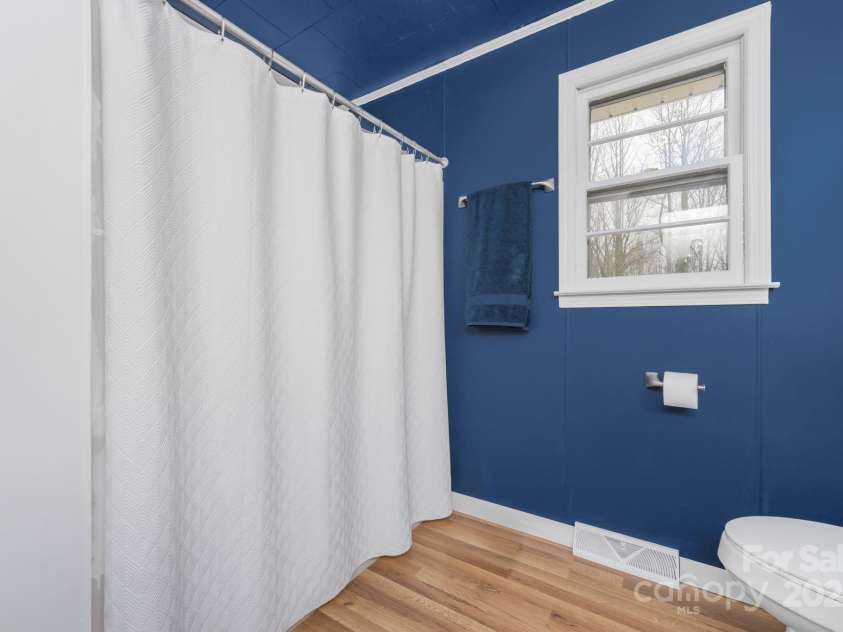 4036 Muncus Road, Jonesville, NC 28642.  MLS# CAR4223825, YatesRealty ID 20037. Secondary Bathroom