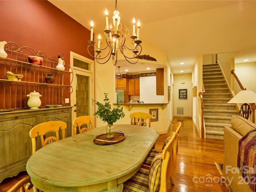 201 Chimney Crossing, Hendersonville, NC 28739.  MLS# CAR4244832, YatesRealty ID 20039. 