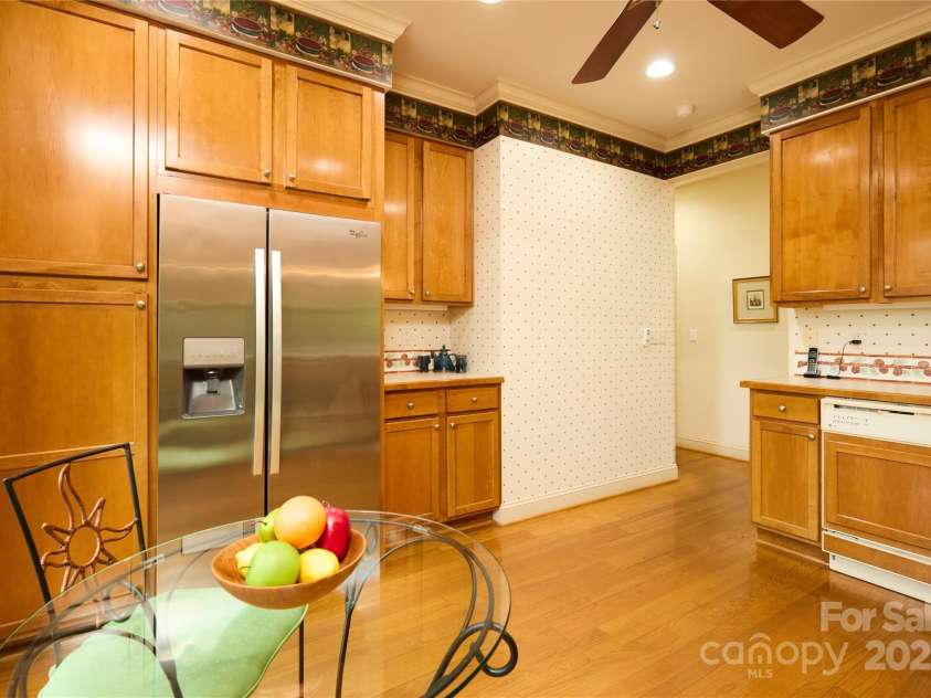 201 Chimney Crossing, Hendersonville, NC 28739.  MLS# CAR4244832, YatesRealty ID 20039. 