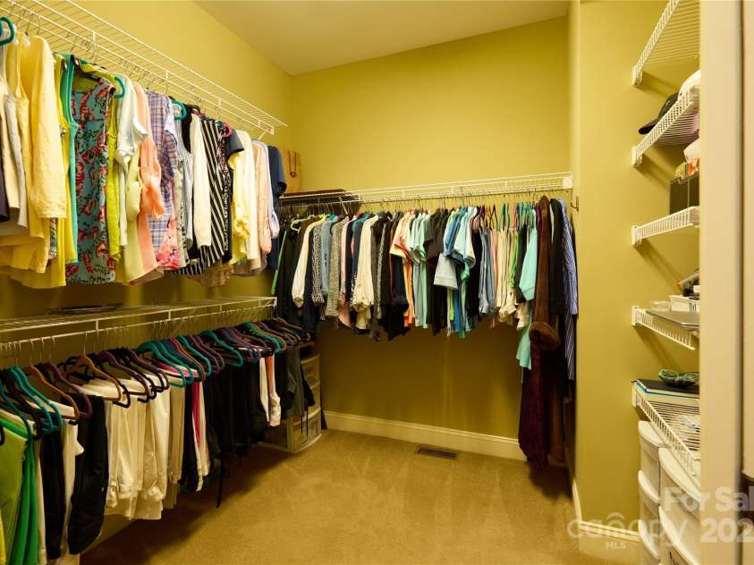 201 Chimney Crossing, Hendersonville, NC 28739.  MLS# CAR4244832, YatesRealty ID 20039. 