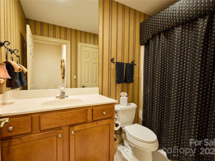 201 Chimney Crossing, Hendersonville, NC 28739.  MLS# CAR4244832, YatesRealty ID 20039. 