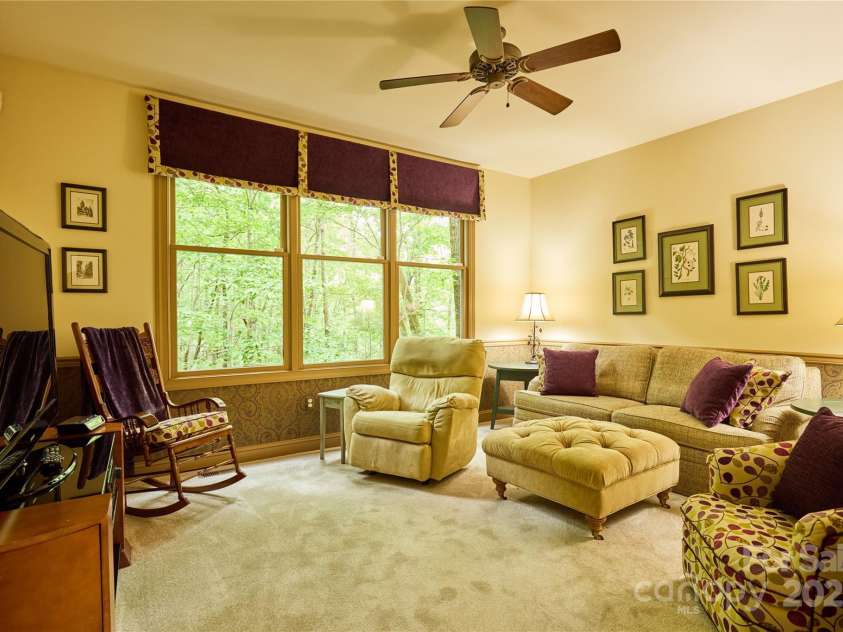 201 Chimney Crossing, Hendersonville, NC 28739.  MLS# CAR4244832, YatesRealty ID 20039. 