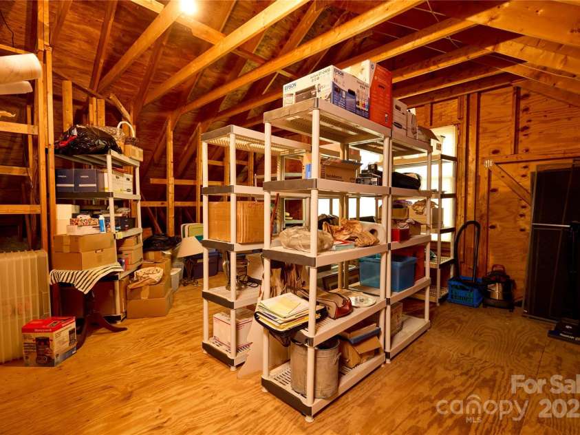 201 Chimney Crossing, Hendersonville, NC 28739.  MLS# CAR4244832, YatesRealty ID 20039. 