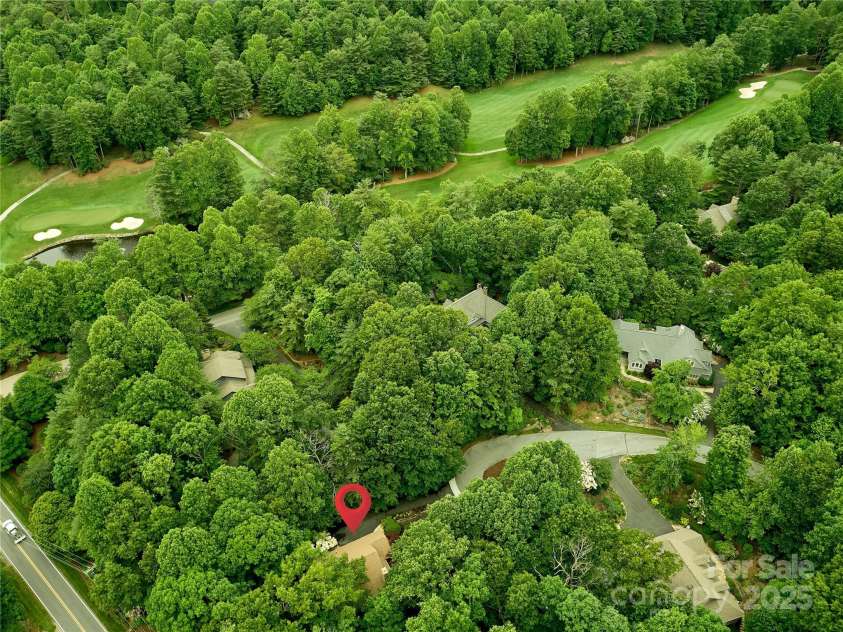 201 Chimney Crossing, Hendersonville, NC 28739.  MLS# CAR4244832, YatesRealty ID 20039. 