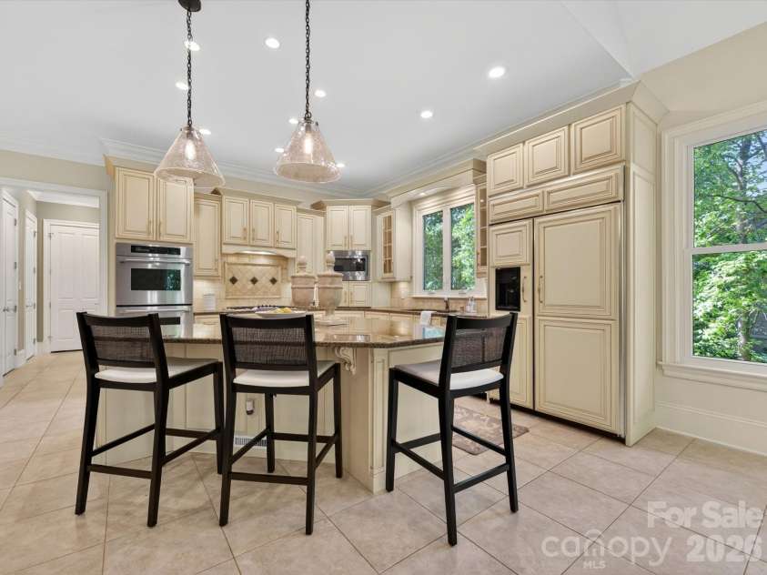 7510 Seton House Lane, Charlotte, NC 28277.  MLS# CAR4372838, YatesRealty ID 20039. 