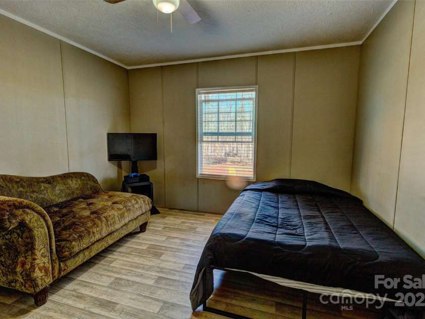 1301 Brandy Lane, Shelby, NC 28152.  MLS# CAR4219165, YatesRealty ID 2004. 