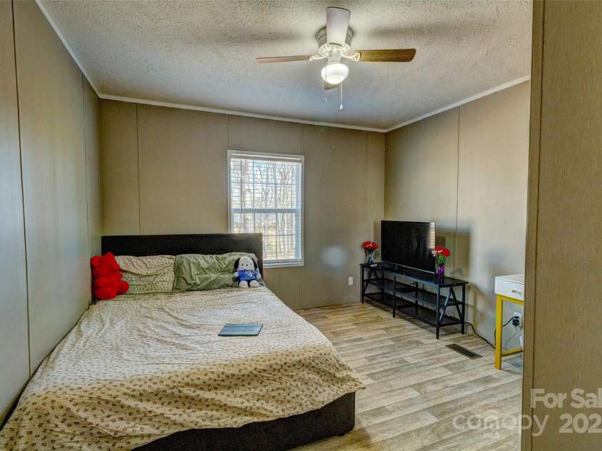 1301 Brandy Lane, Shelby, NC 28152.  MLS# CAR4219165, YatesRealty ID 2004. 