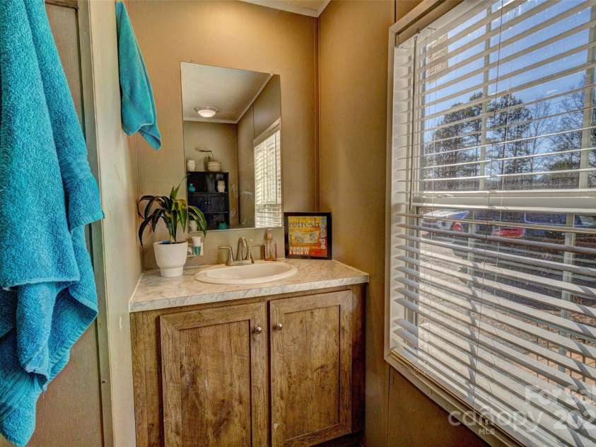 1301 Brandy Lane, Shelby, NC 28152.  MLS# CAR4219165, YatesRealty ID 2004. 