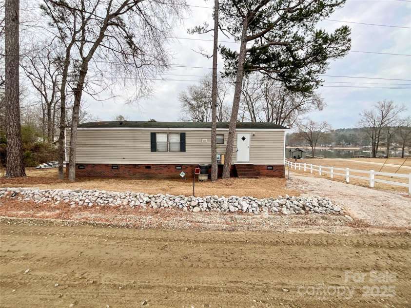 2329 Dolan Lane, Liberty Hill, SC 29074.  MLS# CAR4220837, YatesRealty ID 2004. 