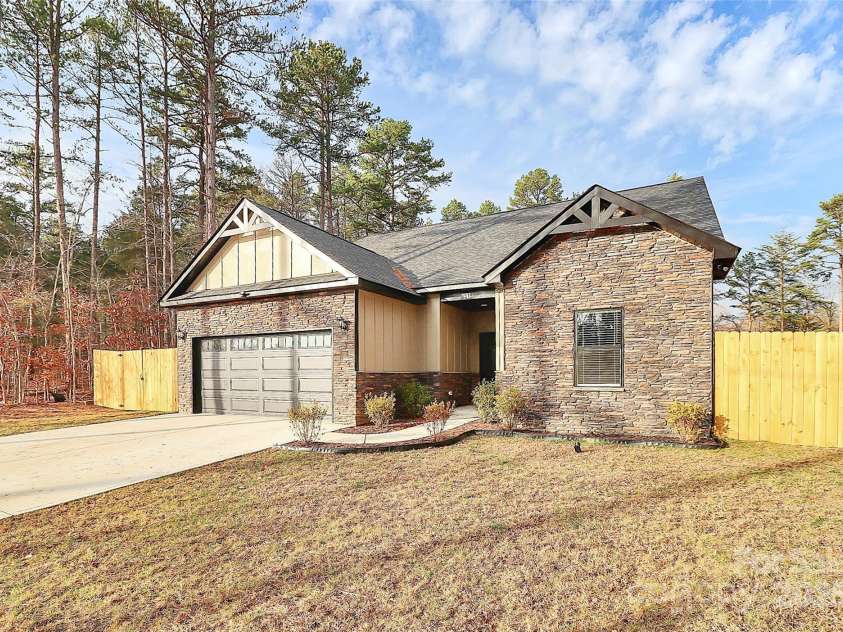 6519 Pargo Road, Charlotte, NC 28216.  MLS# CAR4331228, YatesRealty ID 2004. 