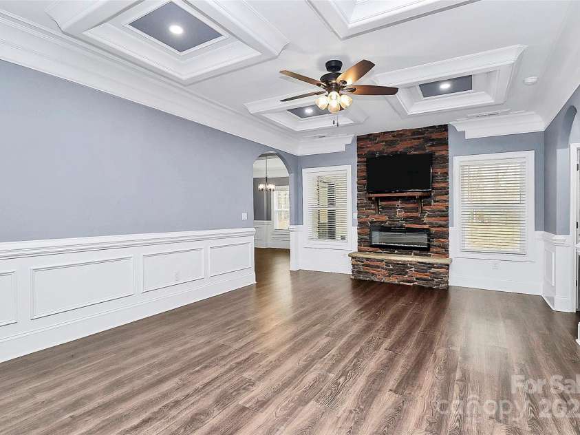 6519 Pargo Road, Charlotte, NC 28216.  MLS# CAR4331228, YatesRealty ID 2004. 
