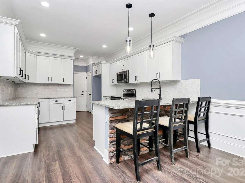 6519 Pargo Road, Charlotte, NC 28216.  MLS# CAR4331228, YatesRealty ID 2004. 