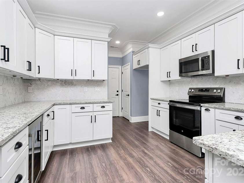 6519 Pargo Road, Charlotte, NC 28216.  MLS# CAR4331228, YatesRealty ID 2004. 