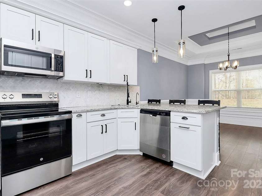 6519 Pargo Road, Charlotte, NC 28216.  MLS# CAR4331228, YatesRealty ID 2004. 